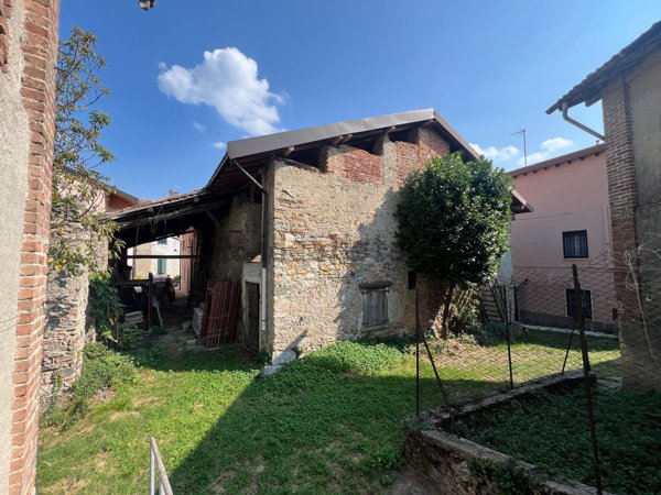 casale in vendita a Monguzzo in zona Nobile