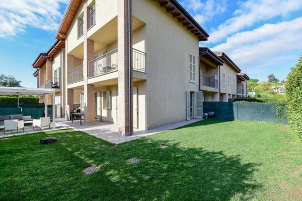 appartamento in vendita a Monguzzo in zona Nobile