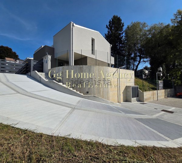 casa indipendente in vendita a Monguzzo in zona Nobile