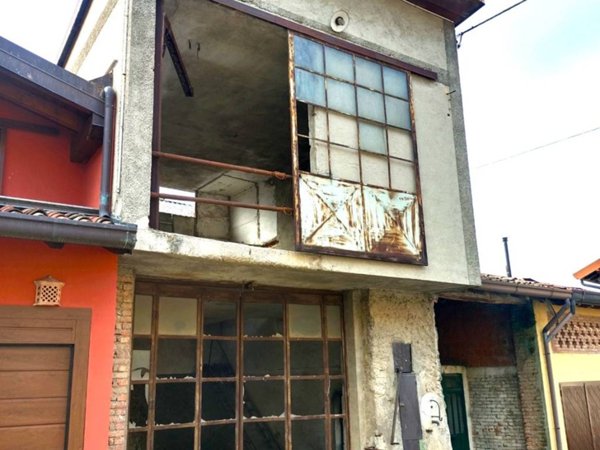 casa indipendente in vendita a Monguzzo in zona Nobile