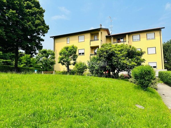 appartamento in vendita a Montano Lucino in zona Lucino