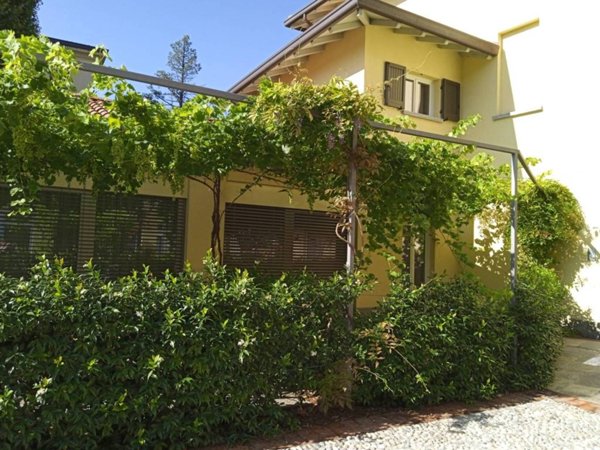 appartamento in vendita a Montano Lucino in zona Lucino