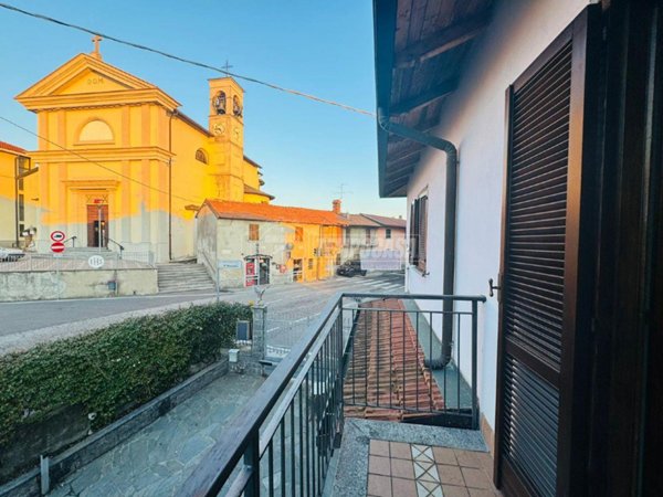 appartamento in vendita a Montano Lucino