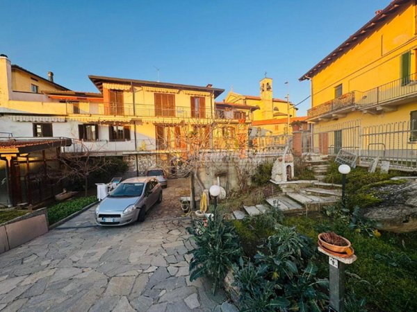 appartamento in vendita a Montano Lucino
