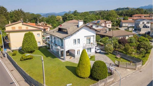 casa indipendente in vendita a Montano Lucino in zona Montano