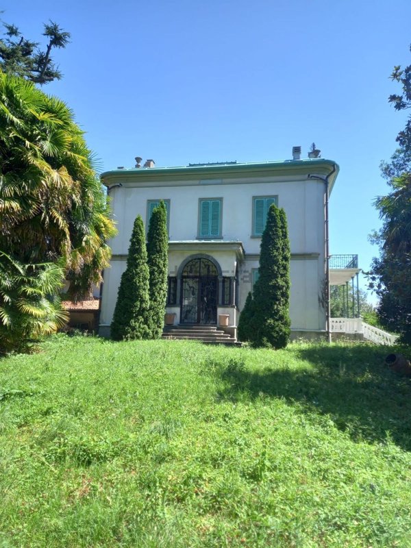 casa indipendente in vendita a Montano Lucino
