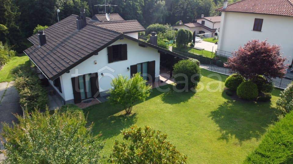 casa indipendente in vendita a Montano Lucino