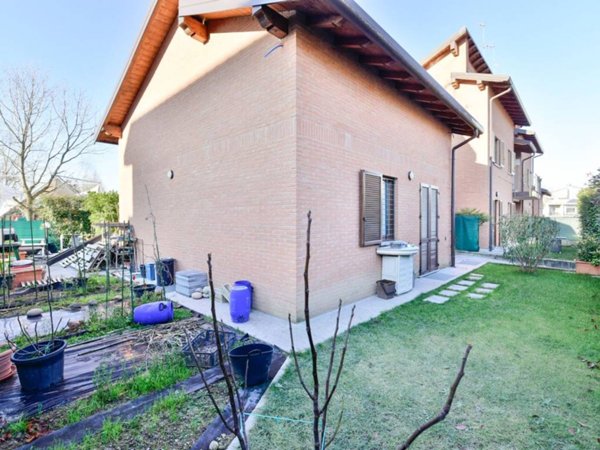 casa indipendente in vendita a Montano Lucino
