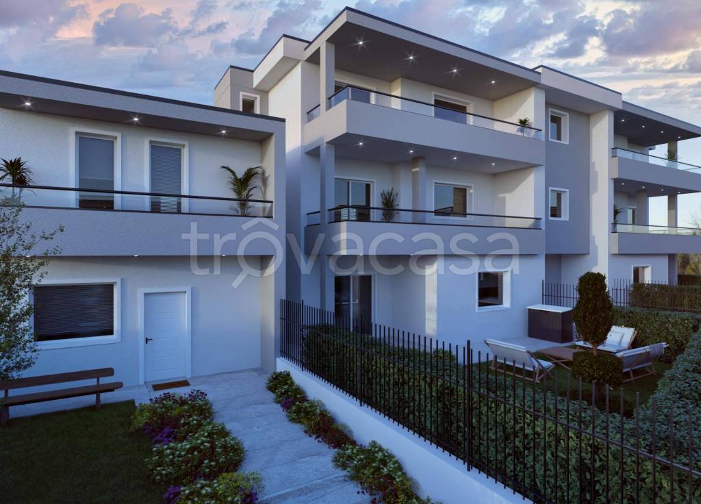 appartamento in vendita a Montano Lucino in zona Lucino