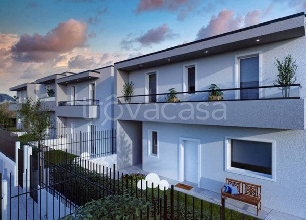 casa indipendente in vendita a Montano Lucino in zona Lucino