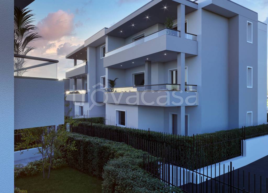 appartamento in vendita a Montano Lucino in zona Lucino