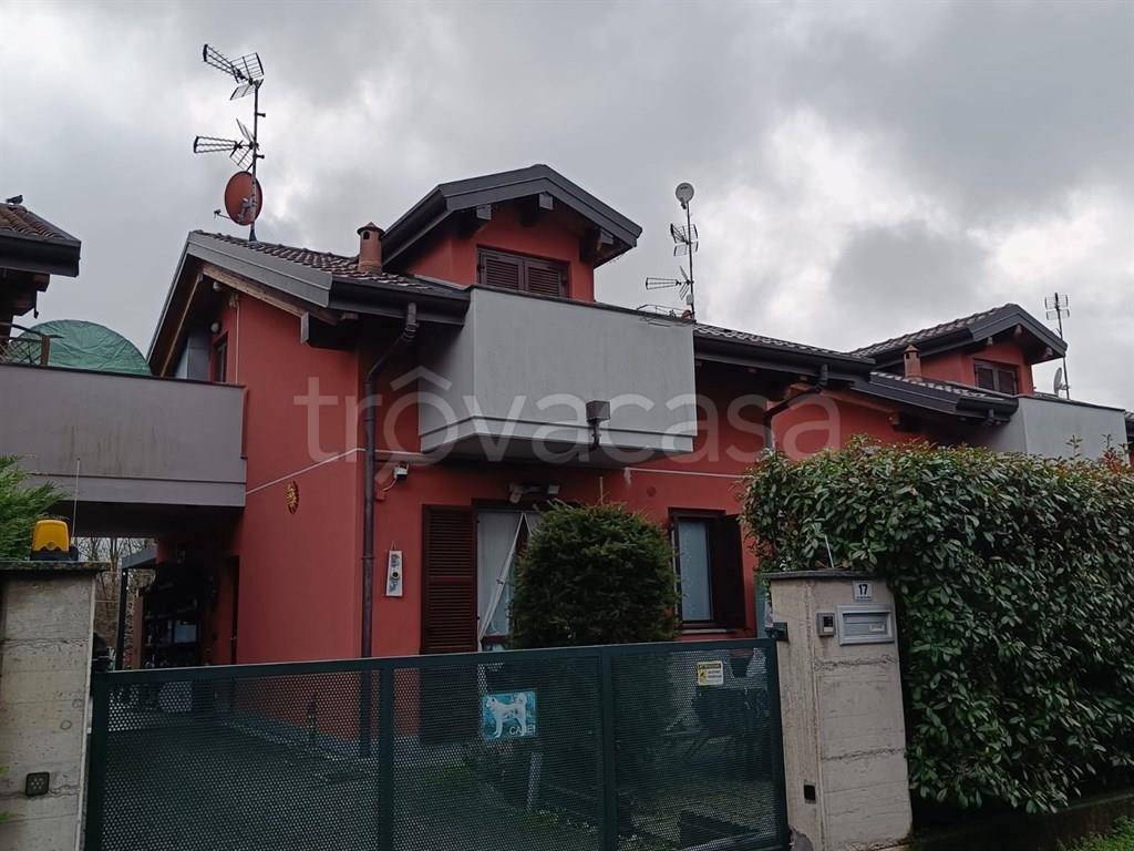 casa indipendente in vendita a Montano Lucino in zona Montano