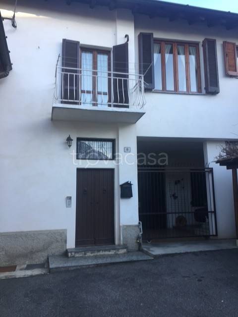 casa indipendente in vendita a Montano Lucino in zona Montano