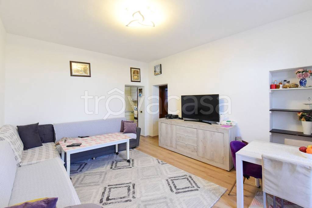 appartamento in vendita a Montano Lucino in zona Lucino