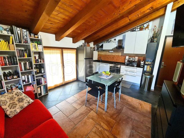 appartamento in vendita a Montano Lucino
