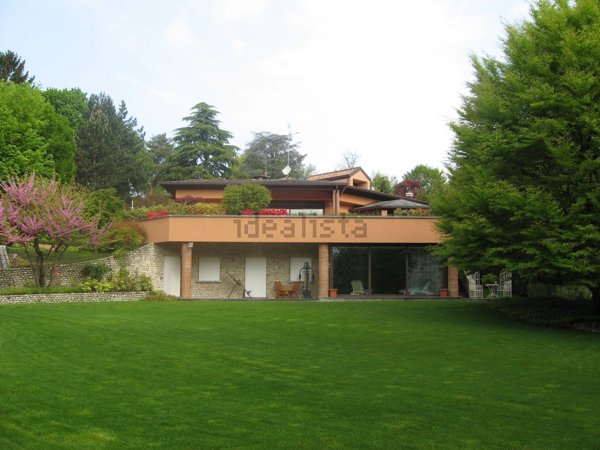casa indipendente in vendita a Montano Lucino