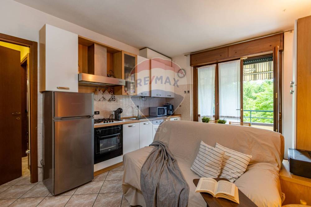 appartamento in vendita a Montano Lucino in zona Lucino
