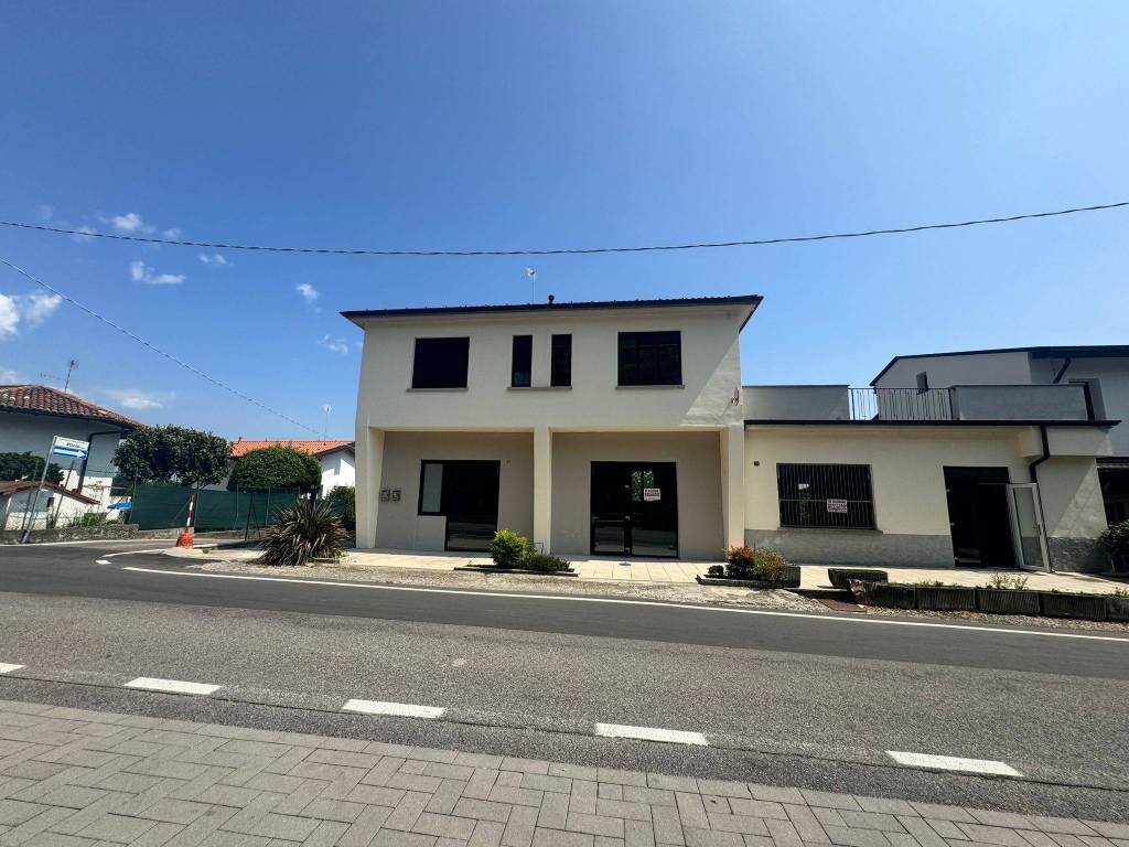 appartamento in vendita a Montano Lucino
