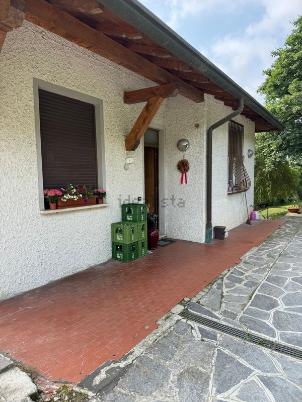 casa indipendente in vendita a Montano Lucino