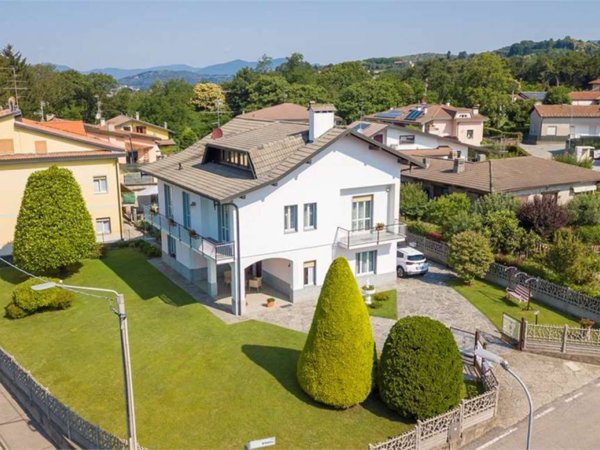 casa indipendente in vendita a Montano Lucino in zona Montano