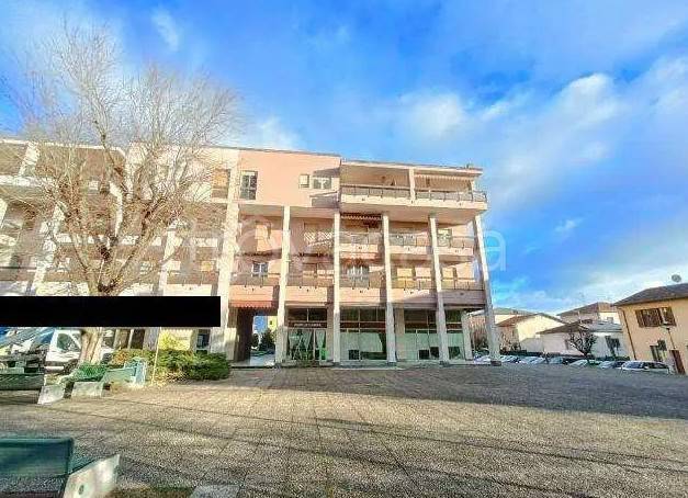 appartamento in vendita a Montano Lucino in zona Lucino
