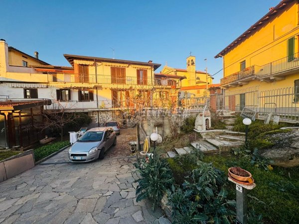 appartamento in vendita a Montano Lucino