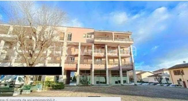 appartamento in vendita a Montano Lucino in zona Lucino