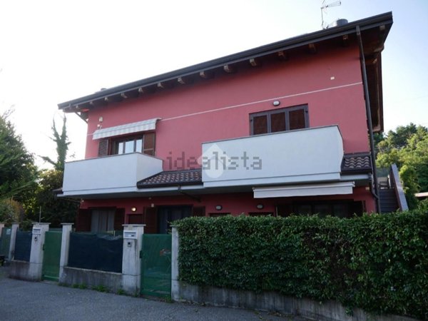 appartamento in vendita a Montano Lucino