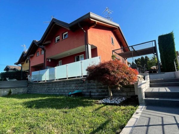 casa indipendente in vendita a Montano Lucino