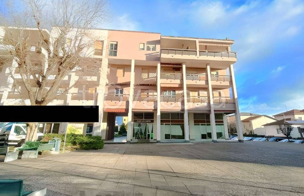 appartamento in vendita a Montano Lucino in zona Lucino