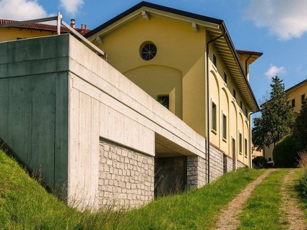 casa indipendente in vendita a Montano Lucino