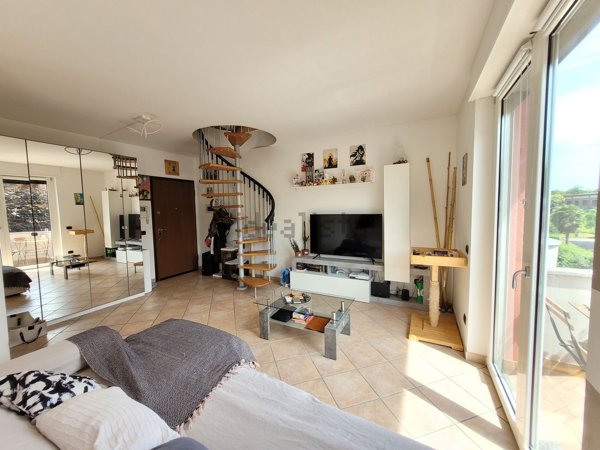 appartamento in vendita a Montano Lucino