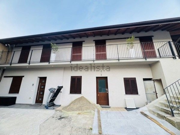 casa semindipendente in vendita a Montano Lucino