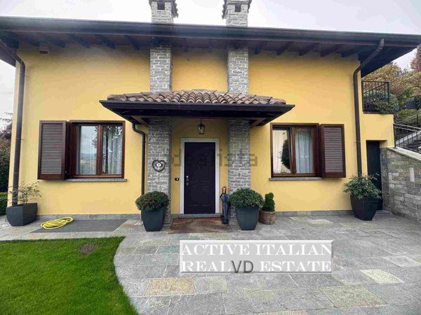 casa indipendente in vendita a Montano Lucino