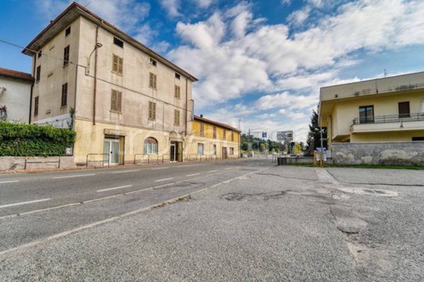 casa indipendente in vendita a Montano Lucino