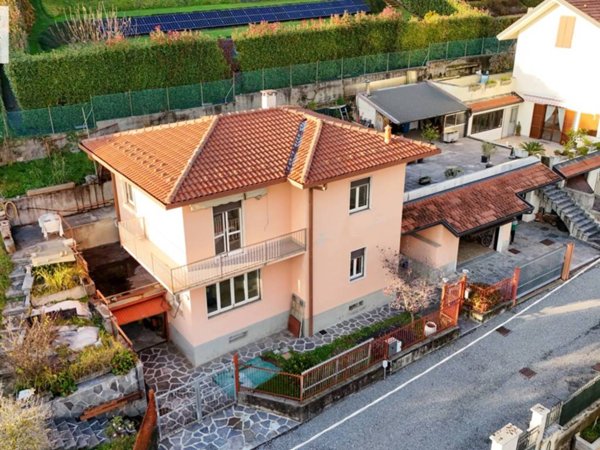 casa indipendente in vendita a Montano Lucino