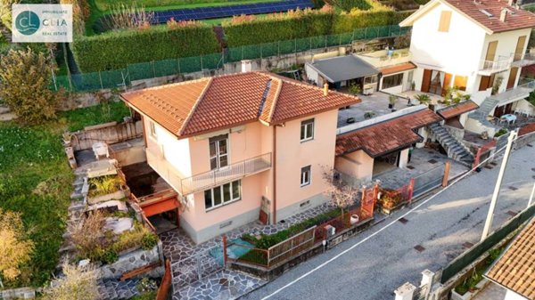 casa indipendente in vendita a Montano Lucino