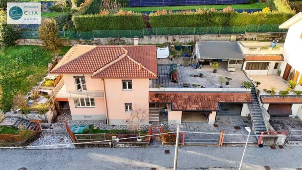 casa indipendente in vendita a Montano Lucino