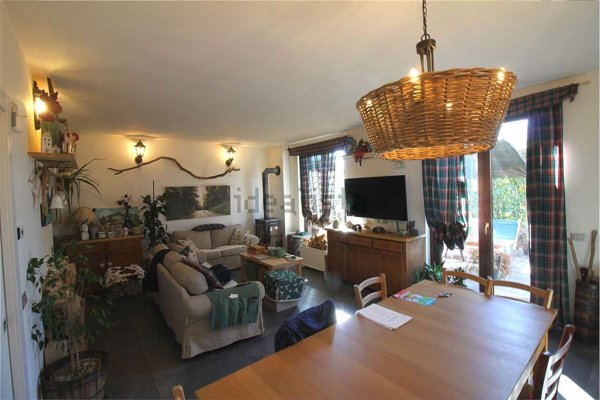 casa indipendente in vendita a Montano Lucino