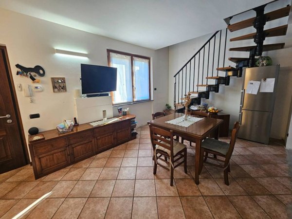 appartamento in vendita a Montano Lucino in zona Montano