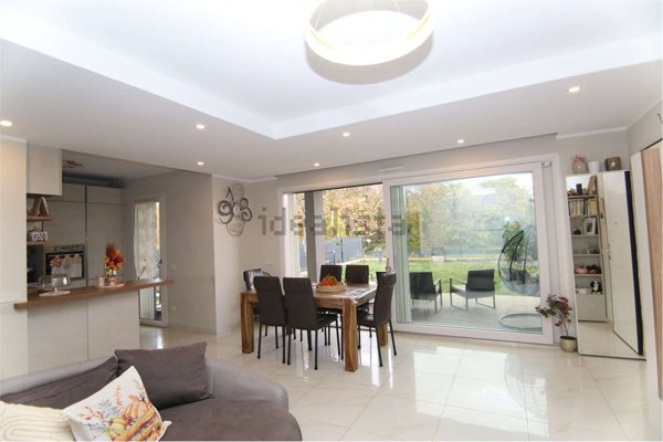 appartamento in vendita a Montano Lucino