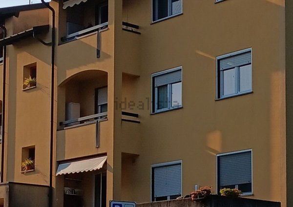 appartamento in vendita a Montano Lucino