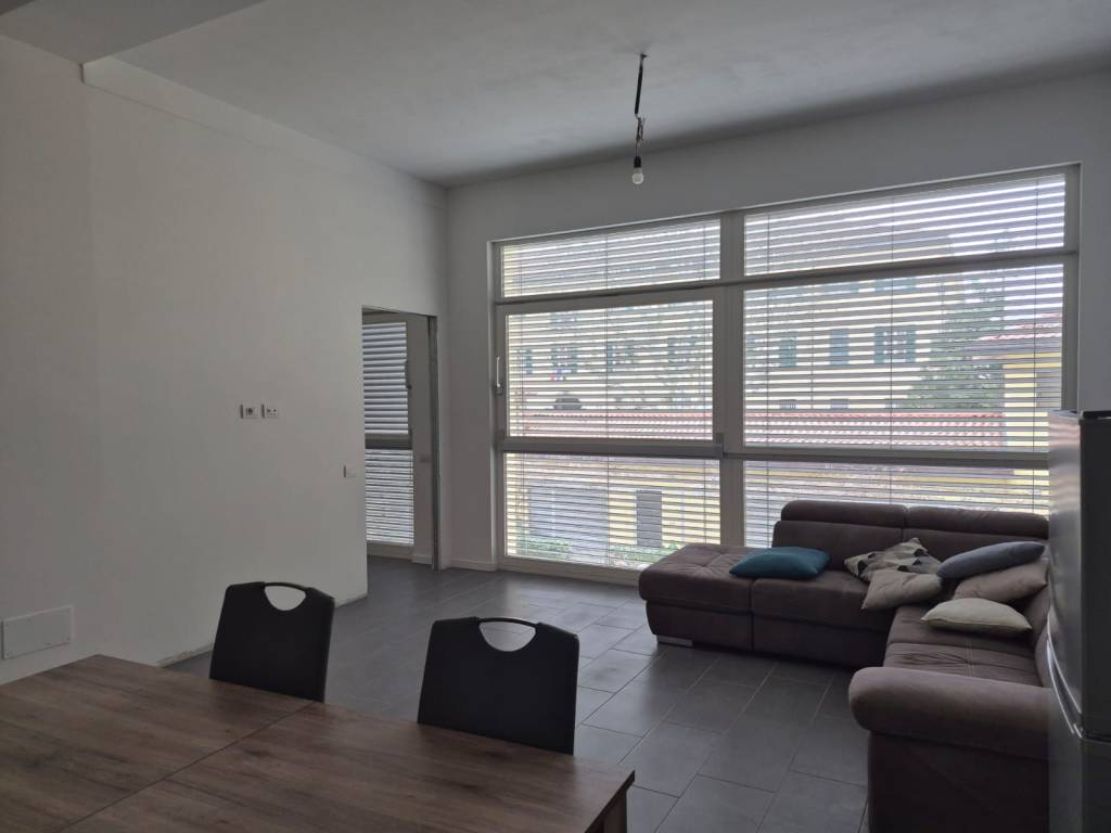 appartamento in vendita a Montano Lucino in zona Lucino