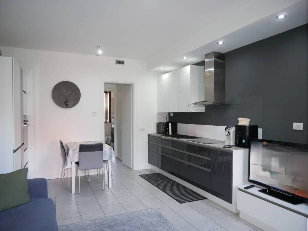 appartamento in vendita a Montano Lucino