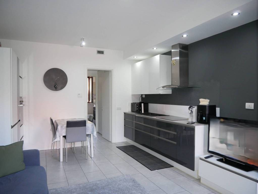 appartamento in vendita a Montano Lucino