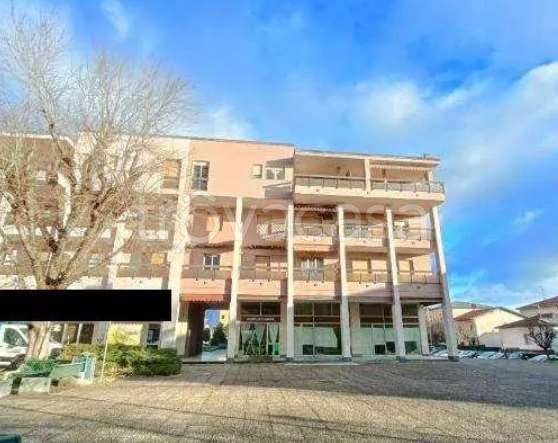 appartamento in vendita a Montano Lucino in zona Lucino