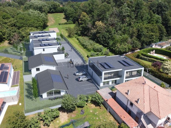 casa indipendente in vendita a Montano Lucino