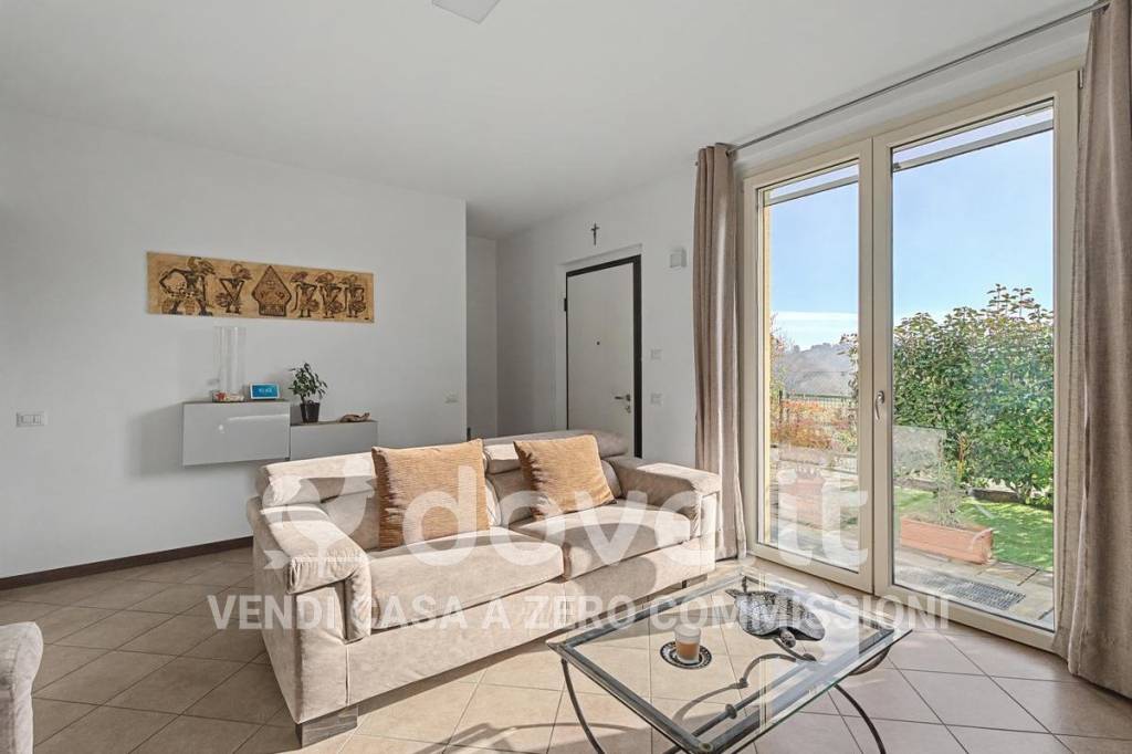 casa indipendente in vendita a Montano Lucino