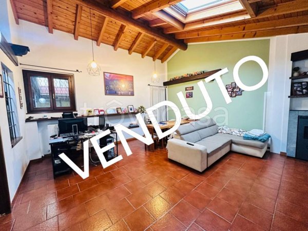 appartamento in vendita a Montano Lucino in zona Lucino