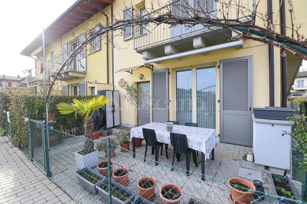 appartamento in vendita a Montano Lucino